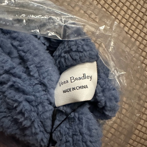 Vera Bradley Cowl NWT - Picture 3 of 5